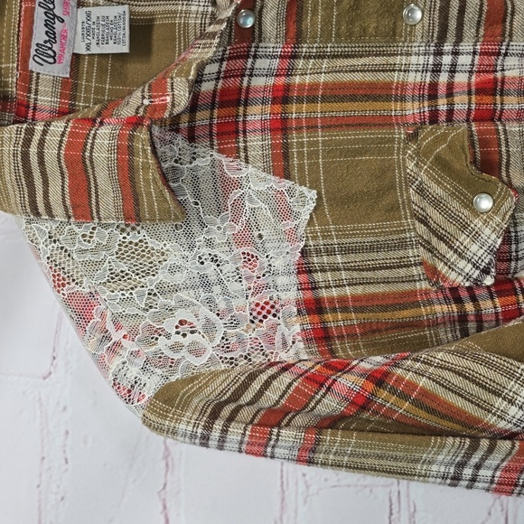 Vintage Wrangler Wrancher Lace Long Sleeve Pearl Snap Button Down Women Size XXL - Picture 3 of 12